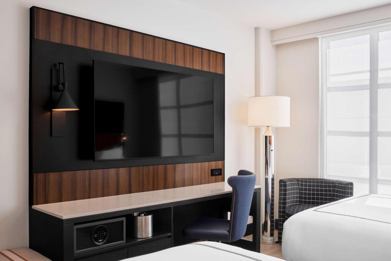 The Godfrey Detroit, Curio Collection By Hilton Hotel Exterior photo