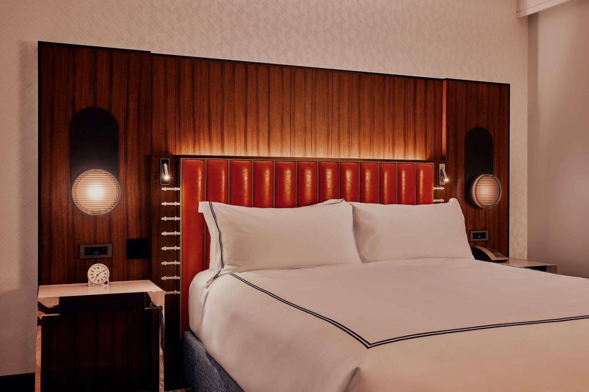 The Godfrey Detroit, Curio Collection By Hilton Hotel Exterior photo